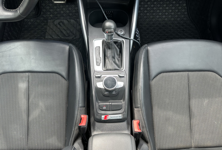 Audi Q2 35 1.4 TFSI 150 ch COD S line S tronic 7 / Toit ouvrant / Historique complet / Gris Nardo