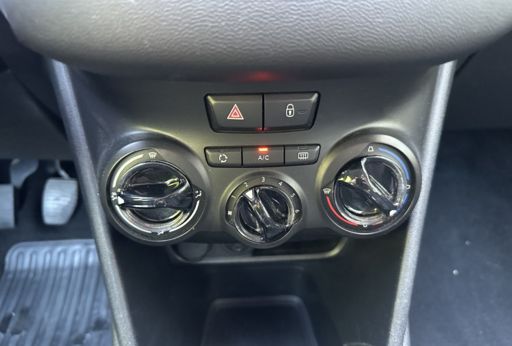 Peugeot 208 1.2 VTI 82 ACTIVE * REVISION CT DISTRI OK * GARANTIE 6 MOIS 