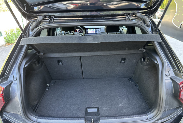 Volkswagen Polo R-Line 1.0 TSI 110 ch DSG7 / Toit ouvrant / Cockpit / Carplay / 1ere main Volkswagen Polo R-Line 1.0 TSI 110 ch DSG7 / Toit ouvrant / Cockpit / Carplay / 1ere main