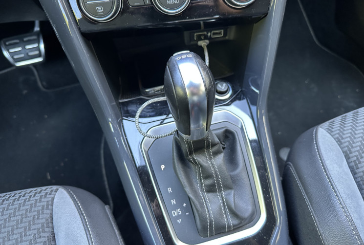 Volkswagen T-Roc 2.0 TDI 150 R LINE DSG7 * ENTRETIEN A JOUR * CARPLAY * GARANTIE 6 MOIS Volkswagen T-Roc 2.0 TDI 150 R LINE DSG7 * ENTRETIEN A JOUR * CARPLAY * GARANTIE 6 MOIS