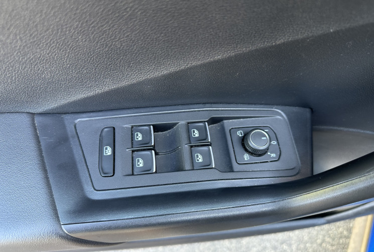 Volkswagen T-Roc 2.0 TDI 150 R LINE DSG7 * ENTRETIEN A JOUR * CARPLAY * GARANTIE 6 MOIS Volkswagen T-Roc 2.0 TDI 150 R LINE DSG7 * ENTRETIEN A JOUR * CARPLAY * GARANTIE 6 MOIS