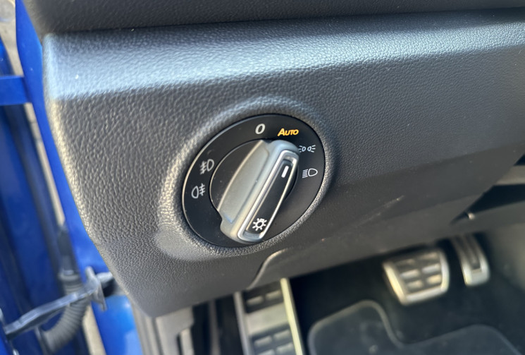 Volkswagen T-Roc 2.0 TDI 150 R LINE DSG7 * ENTRETIEN A JOUR * CARPLAY * GARANTIE 6 MOIS Volkswagen T-Roc 2.0 TDI 150 R LINE DSG7 * ENTRETIEN A JOUR * CARPLAY * GARANTIE 6 MOIS