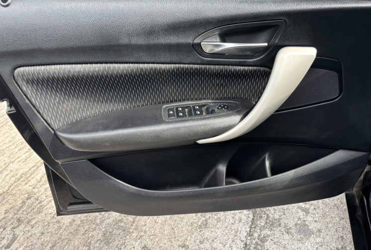 BMW Série 1 118 D 143 LOUNGE