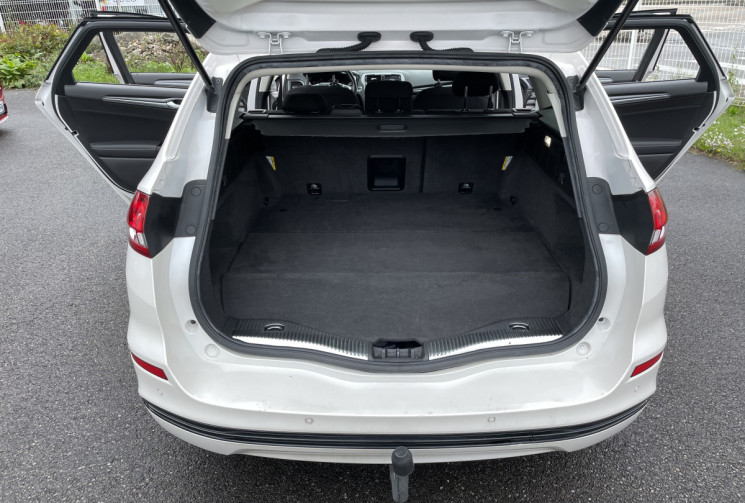 Ford MONDEO SW II 2.0 i 16 V 187 CV HYBRID ECVT 187 CV TITANIUM