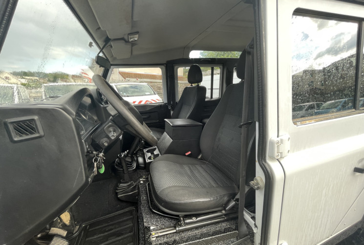 Land-Rover Defender 2.4 / 122 CH / SWE / 4x4