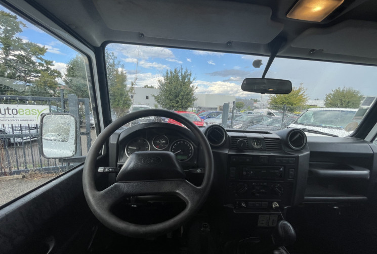 Land-Rover Defender 2.4 / 122 CH / SWE / 4x4
