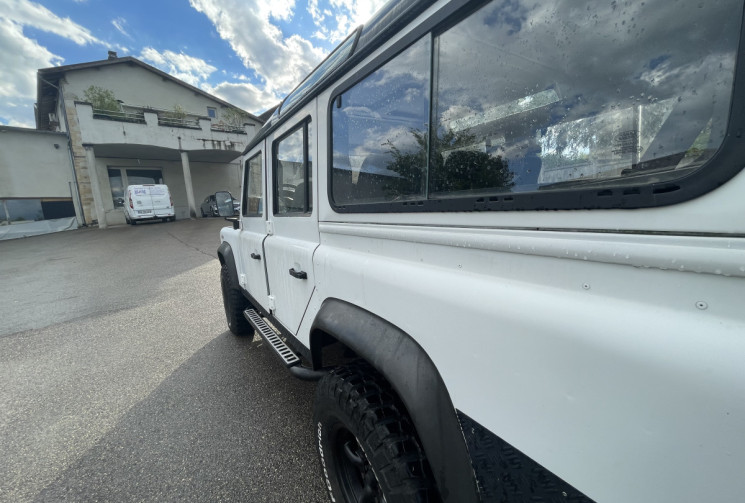 Land-Rover Defender 2.4 / 122 CH / SWE / 4x4