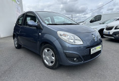 Renault Twingo II 1.2 i Quickshift 75 CV BOITE AUTO -- FAIBLE KM 
