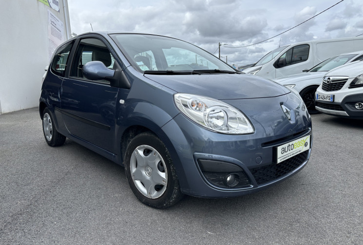 Renault Twingo II 1.2 i Quickshift 75 CV BOITE AUTO -- FAIBLE KM 