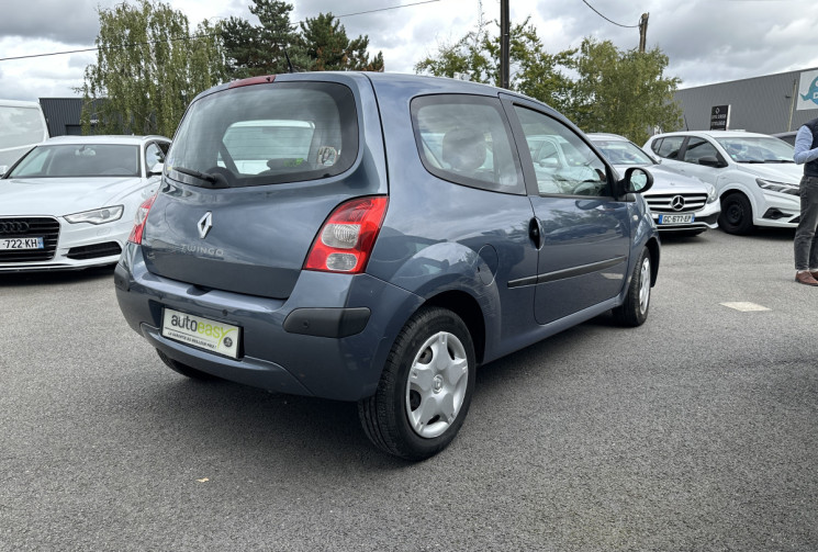 Renault Twingo II 1.2 i Quickshift 75 CV BOITE AUTO -- FAIBLE KM 