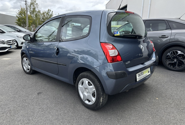 Renault Twingo II 1.2 i Quickshift 75 CV BOITE AUTO -- FAIBLE KM 