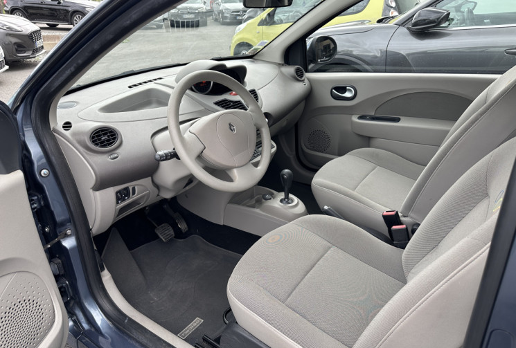 Renault Twingo II 1.2 i Quickshift 75 CV BOITE AUTO -- FAIBLE KM 