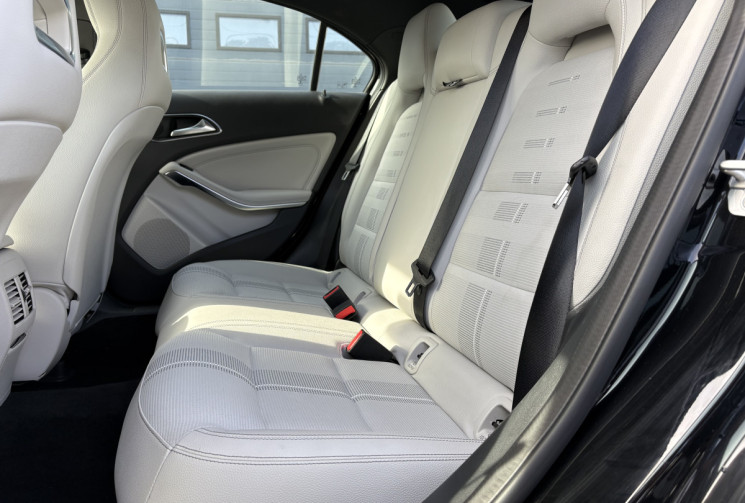 Mercedes Classe A Phase 2 200 d 2.1 d 16V 4MATIC 7G-DCT 136 cv SENSATION Mercedes Classe A Phase 2 200 d 2.1 d 16V 4MATIC 7G-DCT 136 cv SENSATION