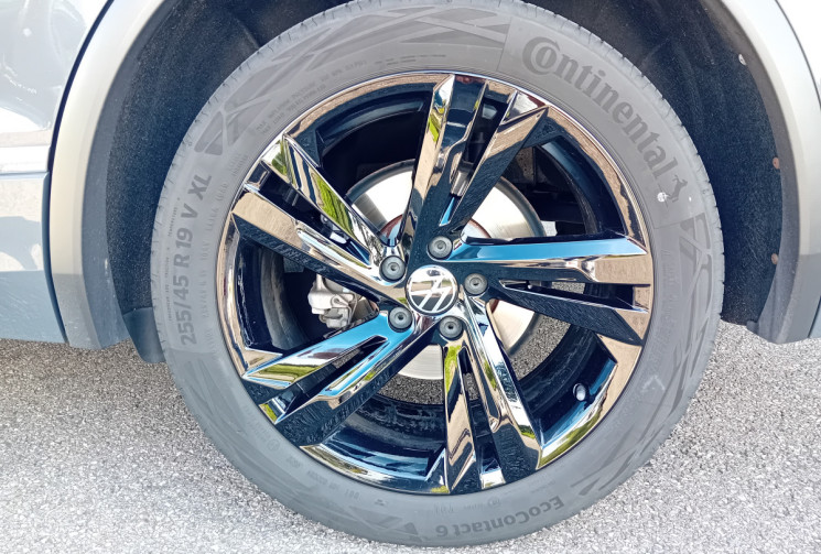 Volkswagen Tiguan 2.0 TDI 150 R-Line DSG7 / GPS / Caméra / Feux LED / Keyless / Hayon Electrique