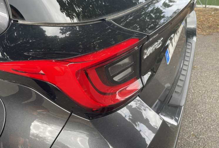 Toyota Yaris 1.5 VVTI HYBRID E-CVT DESIGN PACK 116 / BOITE AUTO