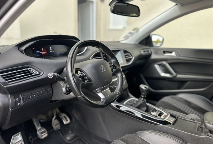 Peugeot 308 SW 1.5 BLUEHDI 130 CH ROAD TRIP DISTRIBUTION FAIT CHEZ PEUGEOT / 1ERE MAIN 