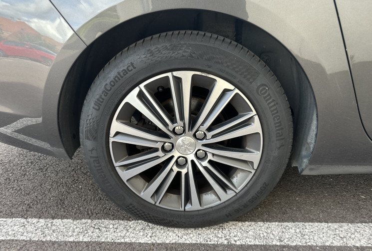 Peugeot 308 SW 1.5 BLUEHDI 130 CH ROAD TRIP DISTRIBUTION FAIT CHEZ PEUGEOT / 1ERE MAIN 