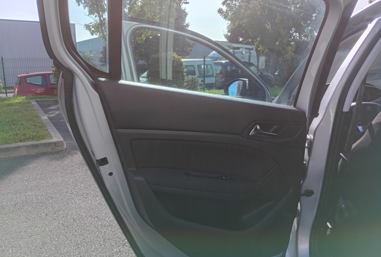 Peugeot 308  Phase II 1.6 THP 156 cv ALLURE **Révisé**