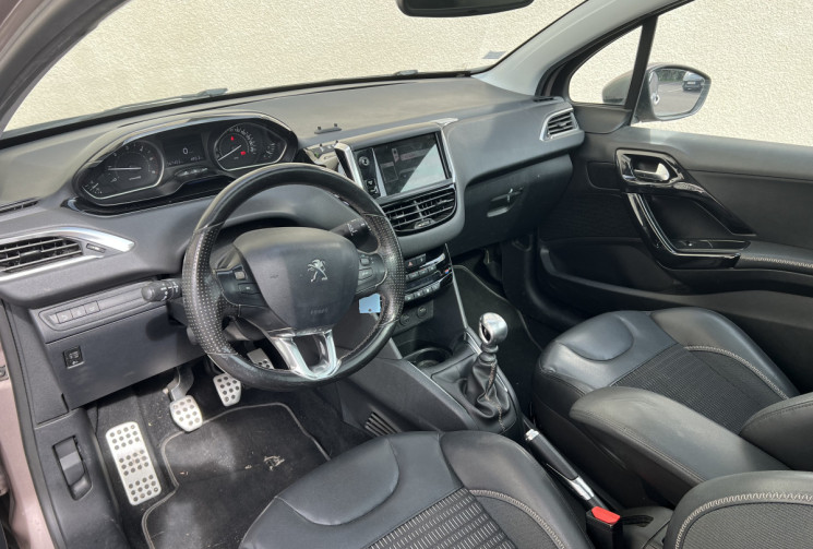 Peugeot 208 3 Portes 1.6 e-HDi S&S 115 ch FÉLINE
