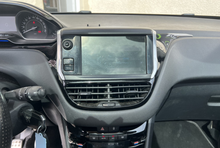 Peugeot 208 3 Portes 1.6 e-HDi S&S 115 ch FÉLINE