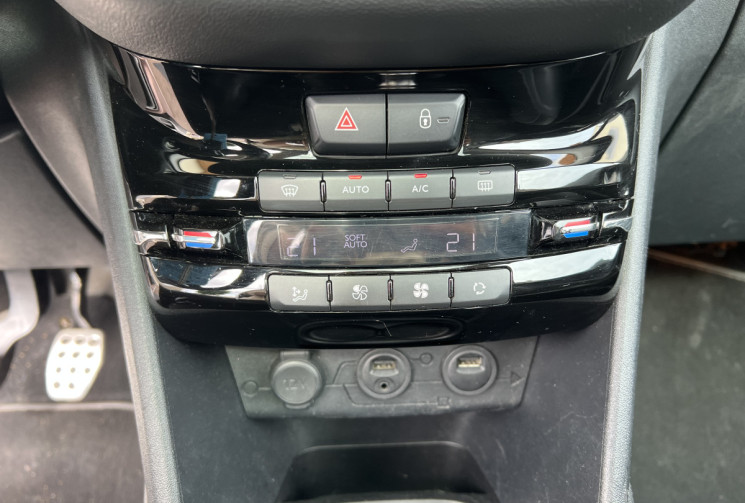 Peugeot 208 3 Portes 1.6 e-HDi S&S 115 ch FÉLINE