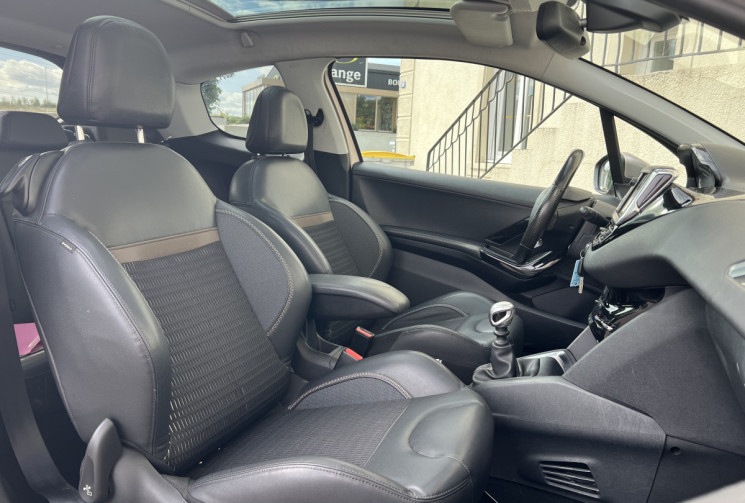 Peugeot 208 3 Portes 1.6 e-HDi S&S 115 ch FÉLINE