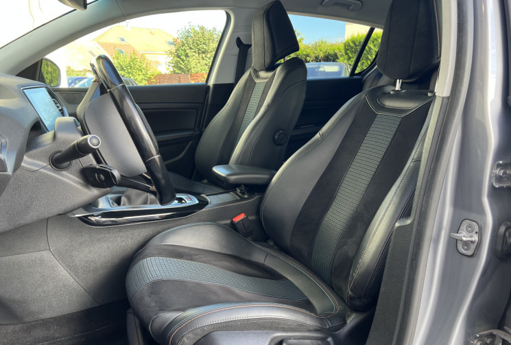 Peugeot 208 II (T9) 1.2 i GPF 130 CH TECH EDITION