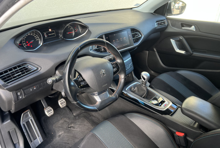 Peugeot 208 II (T9) 1.2 i GPF 130 CH TECH EDITION
