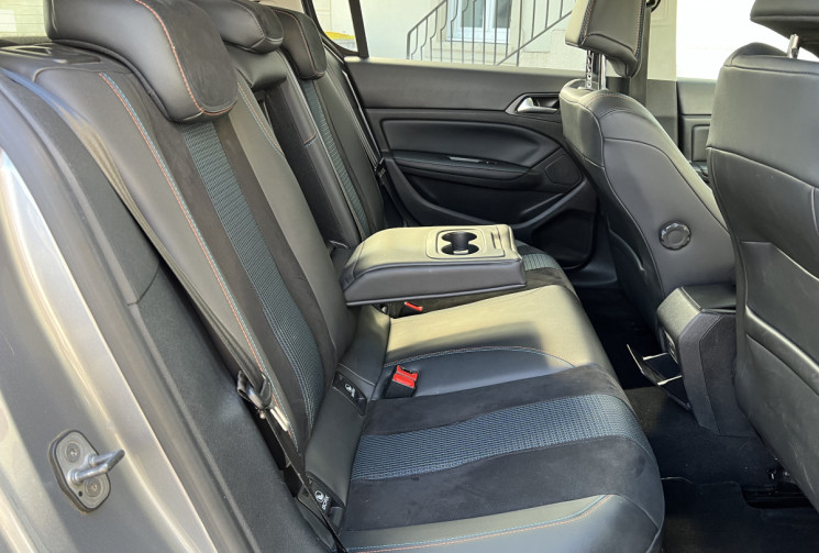 Peugeot 308 II (T9) 1.2 i GPF 130 CH TECH EDITION