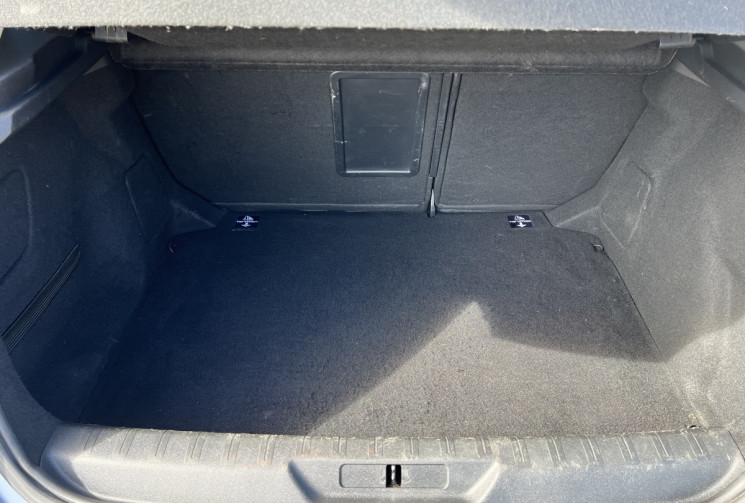 Peugeot 208 II (T9) 1.2 i GPF 130 CH TECH EDITION