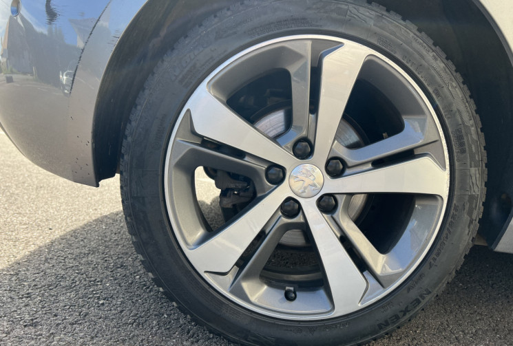 Peugeot 208 II (T9) 1.2 i GPF 130 CH TECH EDITION