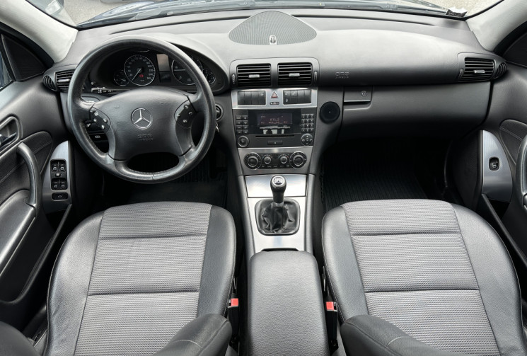 Mercedes Classe C Phase 2 200 CDi 2.2 CDI 122 CV AVANGARDE -- ENTRETIEN COMPLET MERCEDES 