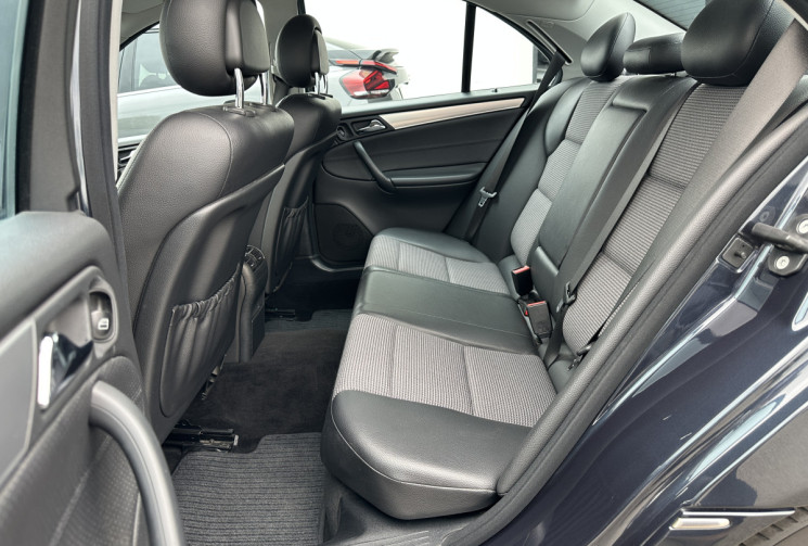 Mercedes Classe C Phase 2 200 CDi 2.2 CDI 122 CV AVANGARDE -- ENTRETIEN COMPLET MERCEDES 