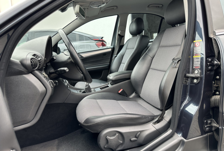Mercedes Classe C Phase 2 200 CDi 2.2 CDI 122 CV AVANGARDE -- ENTRETIEN COMPLET MERCEDES 