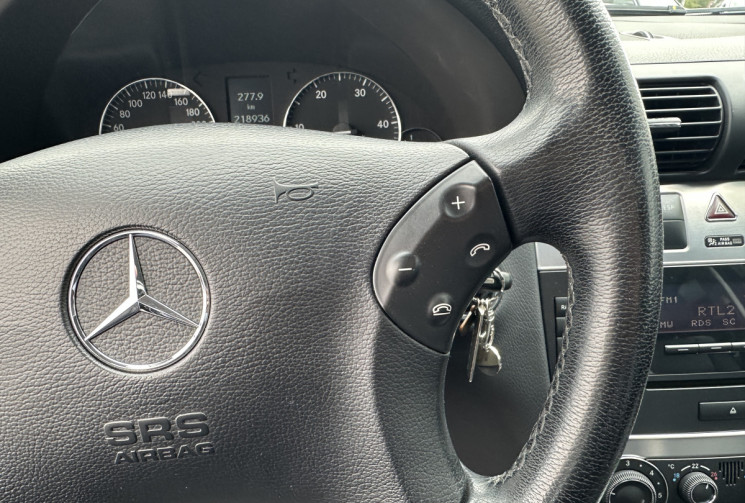 Mercedes Classe C Phase 2 200 CDi 2.2 CDI 122 CV AVANGARDE -- ENTRETIEN COMPLET MERCEDES 