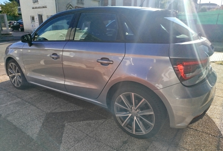 Audi A1 SPORTBACK I Phase 2 Sportback 1.0 TFSI 12V S-Tronic7 95 cv Boîte auto