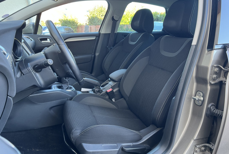Citroën C4 II (B7) 1.2 i S&S 110 ch 
