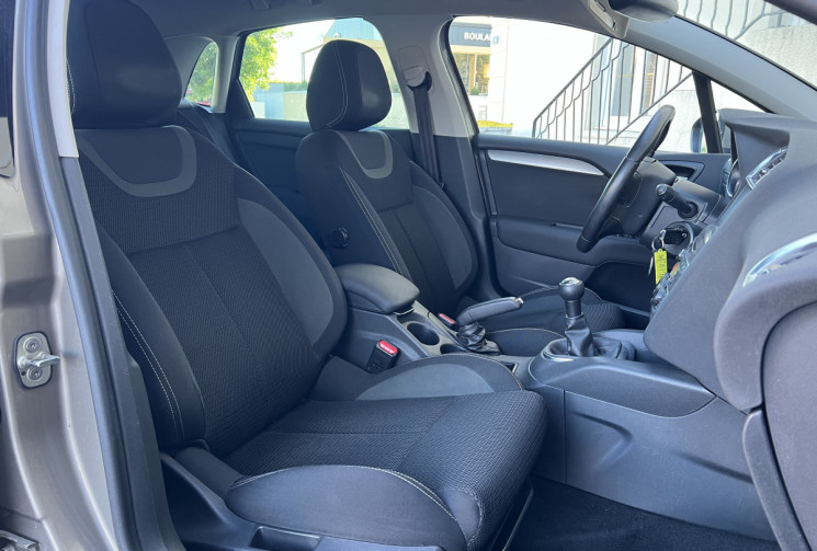 Citroën C4 II (B7) 1.2 i S&S 110 ch 