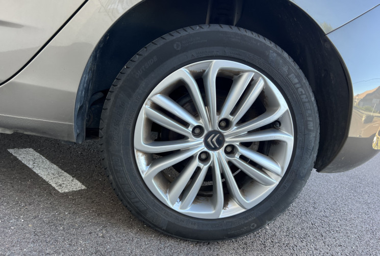 Citroën C4 II (B7) 1.2 i S&S 110 ch 