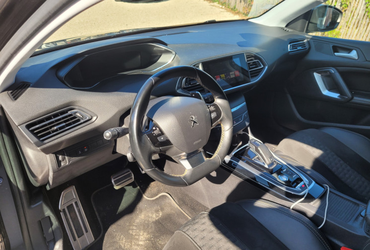 Peugeot 308 1.2 PURETECH 130 S&S ROADTRIP EAT8