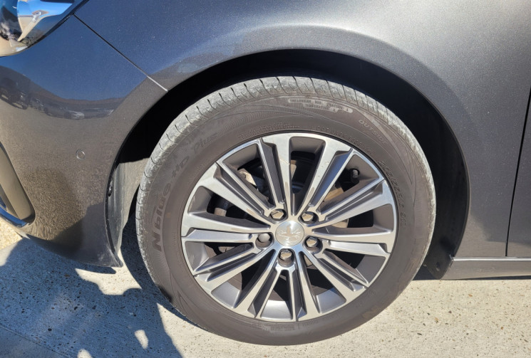 Peugeot 308 1.2 PURETECH 130 S&S ROADTRIP EAT8