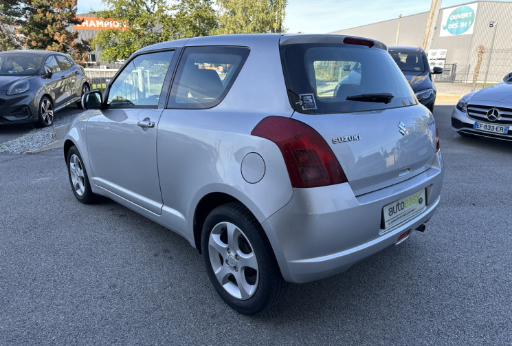 Suzuki Swift 2 II 1.3 VVT GLX 3P