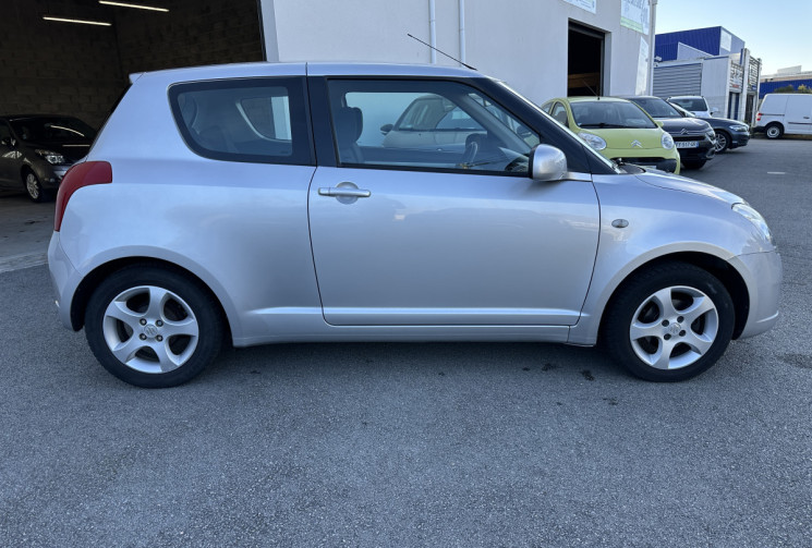 Suzuki Swift 2 II 1.3 VVT GLX 3P