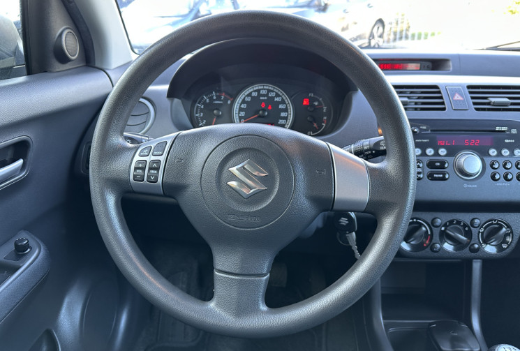 Suzuki Swift 2 II 1.3 VVT GLX 3P