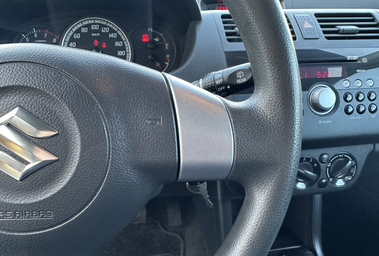 Suzuki Swift 2 II 1.3 VVT GLX 3P