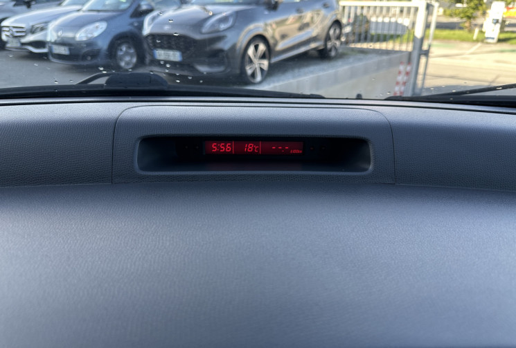 Suzuki Swift 2 II 1.3 VVT GLX 3P