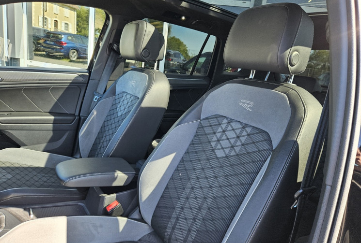 Volkswagen Tiguan II 2.0 TDI 150 DSG7 R-LINE FULL BLACK