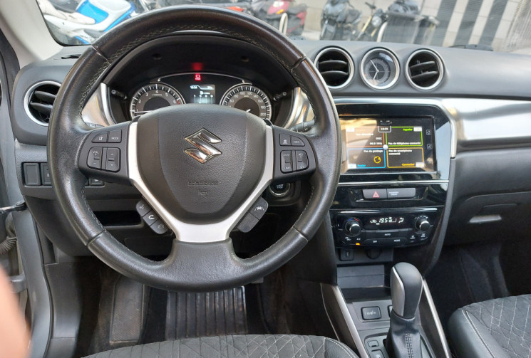 Suzuki Vitara 1.4 boosterjet 140 CH  BOITE AUTO  STYLE TOIT OUVRANT PANO 61500 KMS 1ere main
