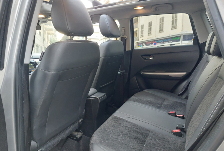 Suzuki Vitara 1.4 boosterjet 140 CH  BOITE AUTO  STYLE TOIT OUVRANT PANO 61500 KMS 1ere main