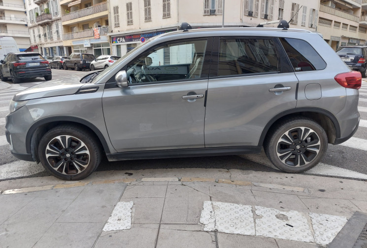 Suzuki Vitara 1.4 boosterjet 140 CH  BOITE AUTO  STYLE TOIT OUVRANT PANO 61500 KMS 1ere main